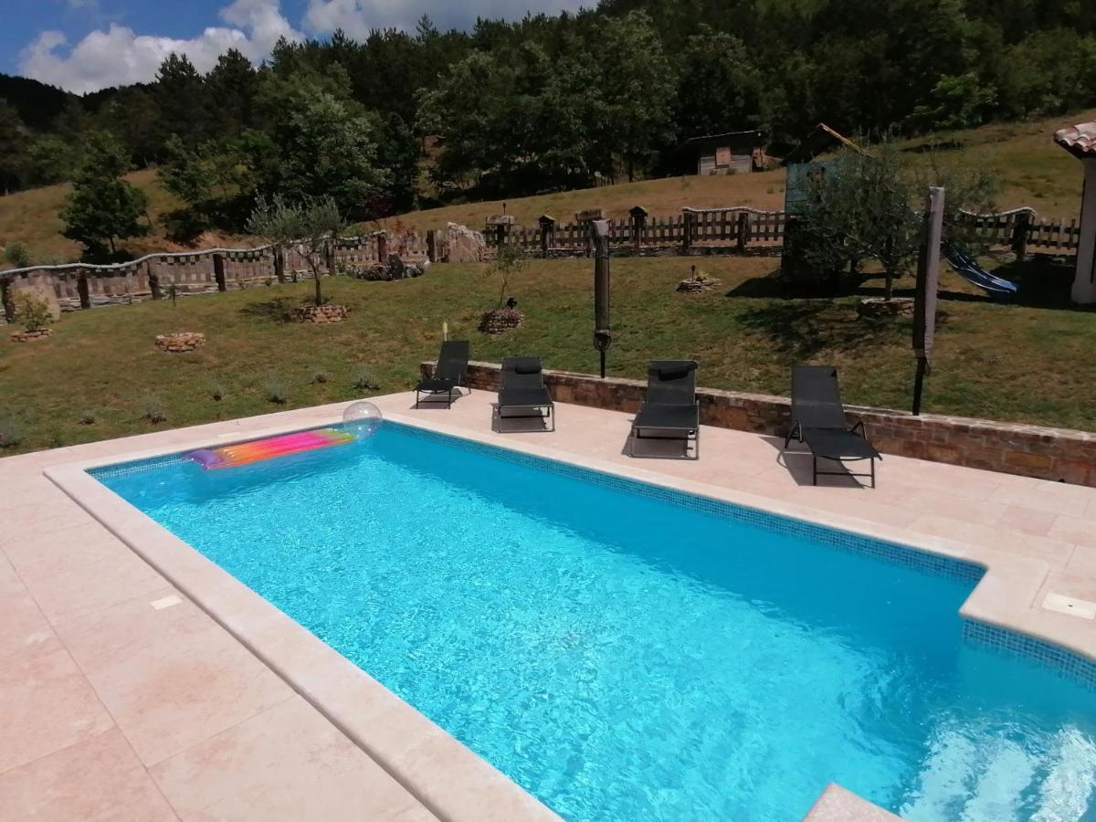 Holiday House Dol Cerovlje Bagian luar foto