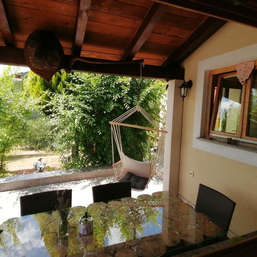 Holiday House Dol Cerovlje Bagian luar foto