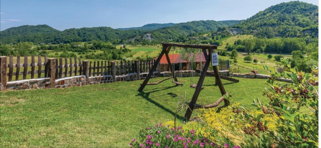 Holiday House Dol Cerovlje Bagian luar foto